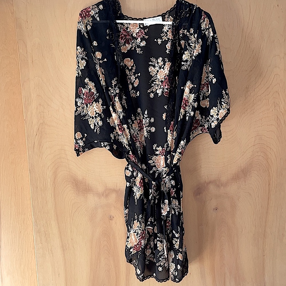 Vintage Val Mode lingerie robe with tie size small